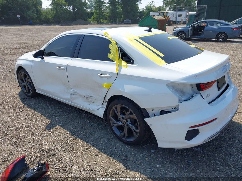 Vin: wauaudgy3na012170, lot: 46104065, audi a3 premium 40 tfsi front-wheel drive s tronic 20223