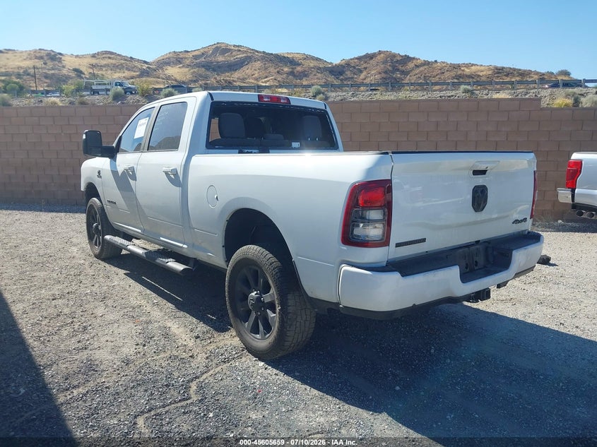 Vin: 3c6ur5dl6rg209543, lot: 46104084, ram 2500 big horn  4x4 6'4 box 20243