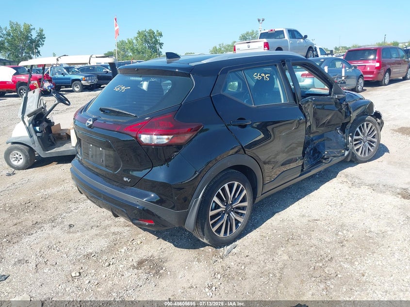 2022 NISSAN KICKS auction photo 4