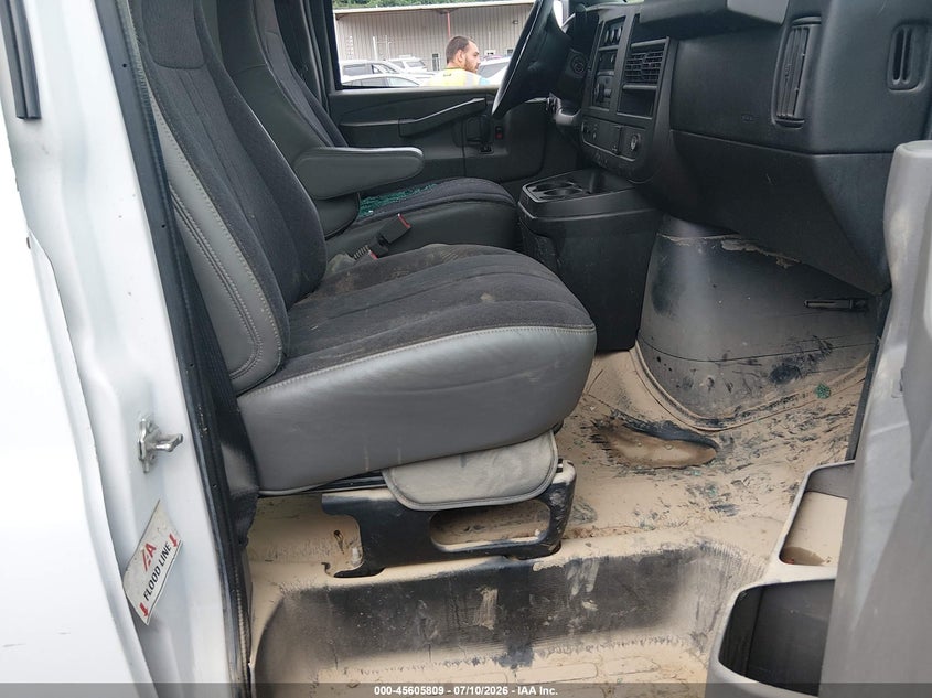 2018 Chevrolet Express 2500 Work Van VIN: 1GCWGAFG7J1906335 Lot: 45605809