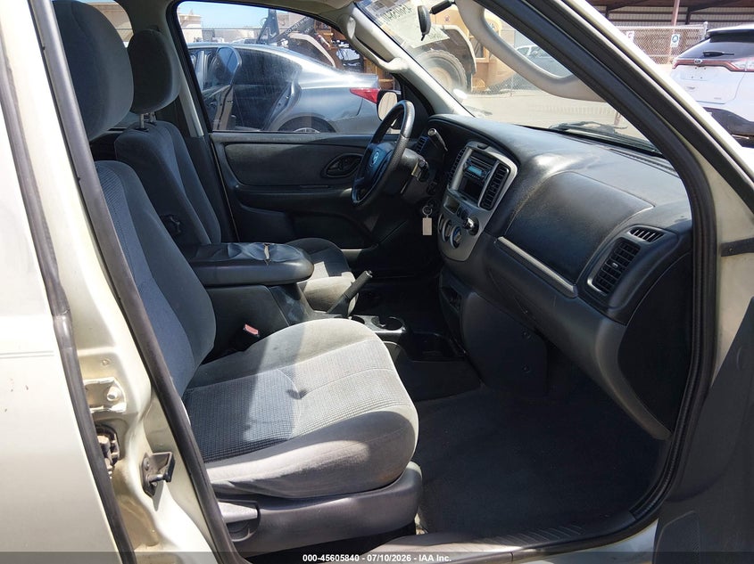 2004 MAZDA TRIBUTE auction photo 5