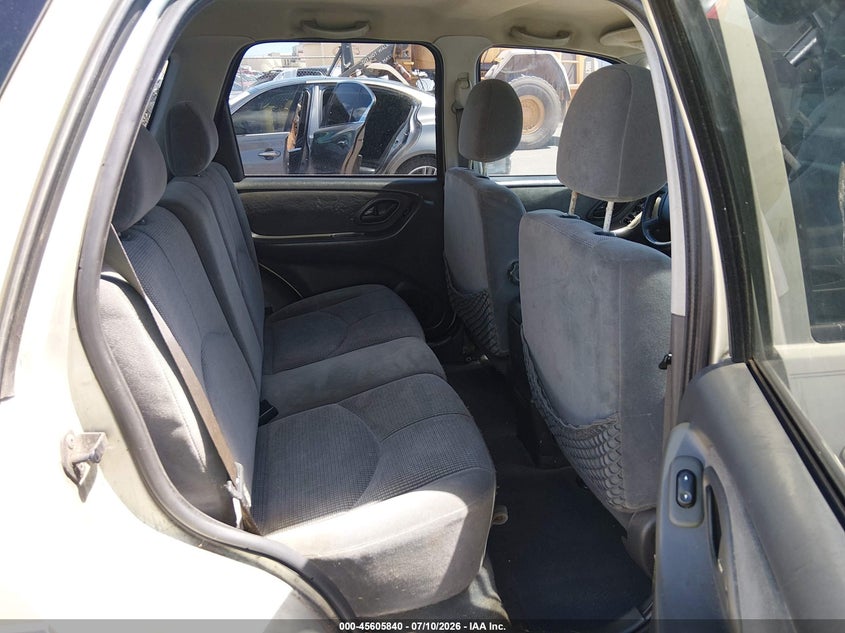 2004 MAZDA TRIBUTE auction photo 8