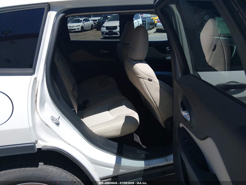 2016 JEEP CHEROKEE auction photo 8