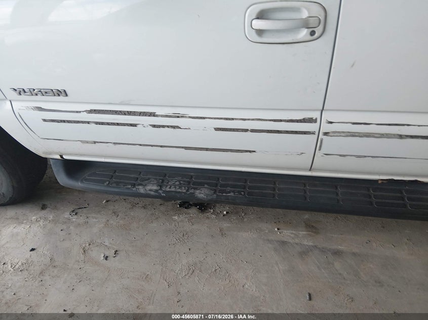 2003 GMC YUKON auction photo 6