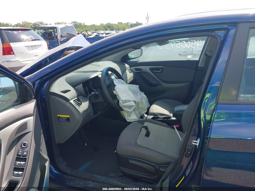 2016 HYUNDAI ELANTRA auction photo 5