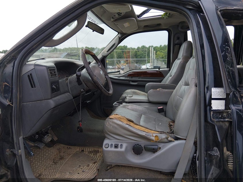 2003 Ford F-350 Lariat/Xl/Xlt VIN: 1FTWW33P93ED15602 Lot: 45606169
