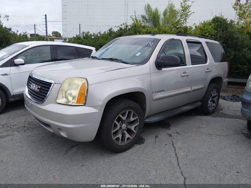 2007 GMC YUKON auction photo 2