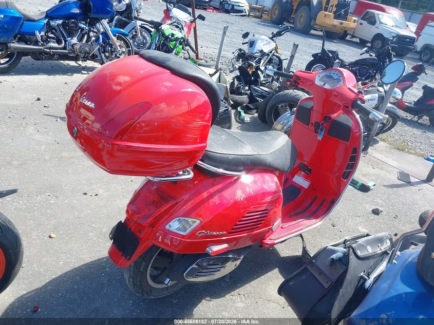 2010 VESPA GTS auction photo 4