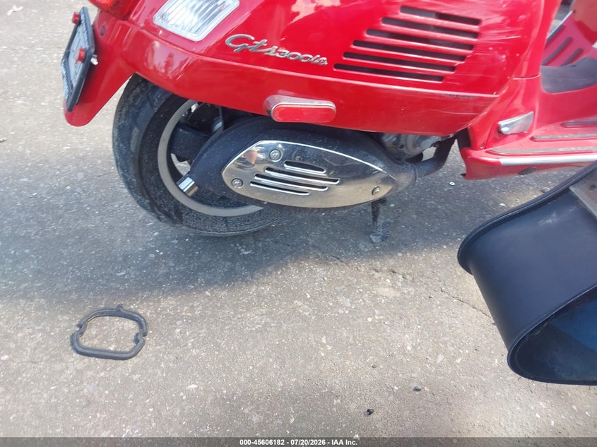2010 VESPA GTS auction photo 8