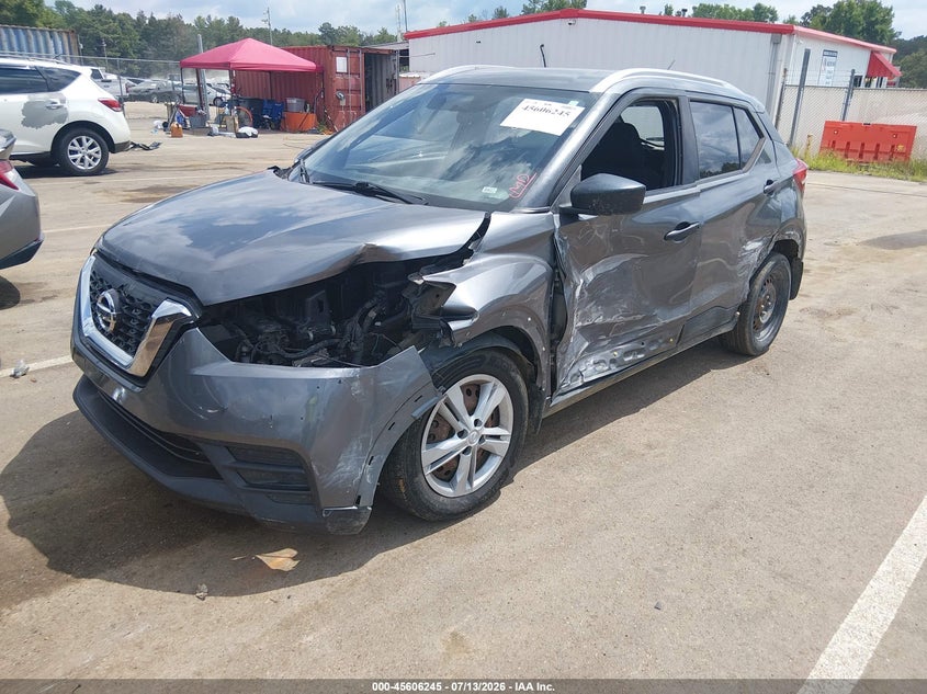 2019 Nissan Kicks, Лівий бік, IAAI, VIN 3N1CP5CU9KL569345 — фото 2