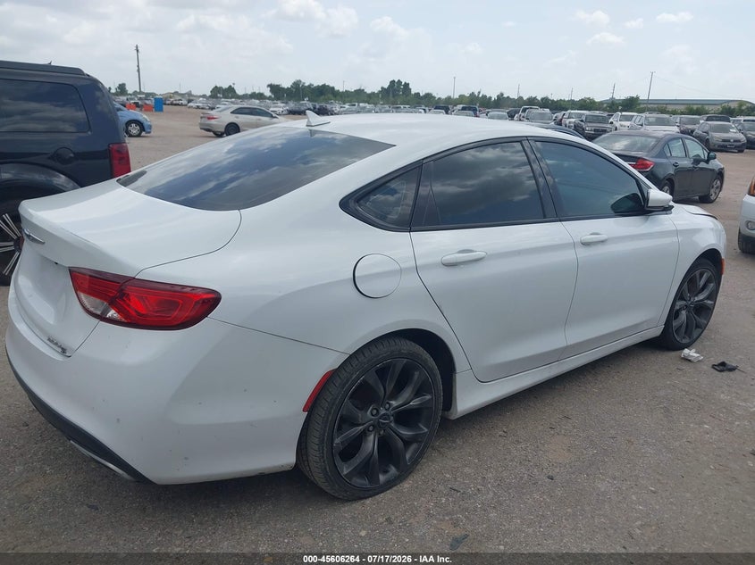 2015 CHRYSLER 200 auction photo 4
