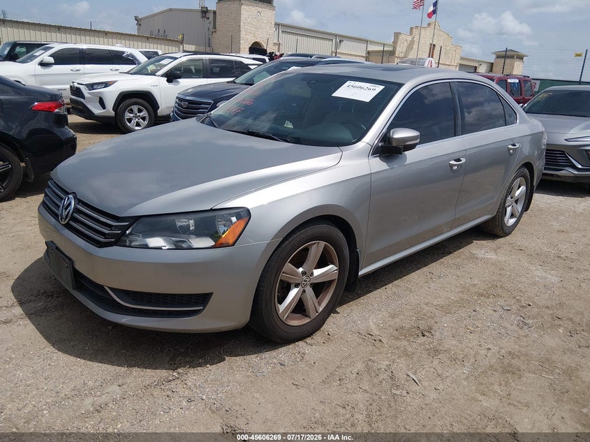 2013 VOLKSWAGEN PASSAT auction photo 2