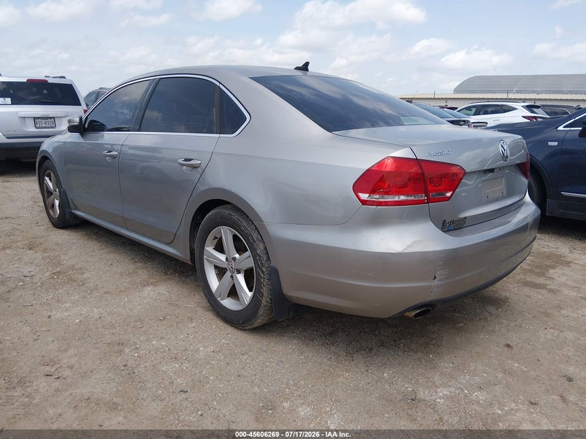 2013 VOLKSWAGEN PASSAT auction photo 3