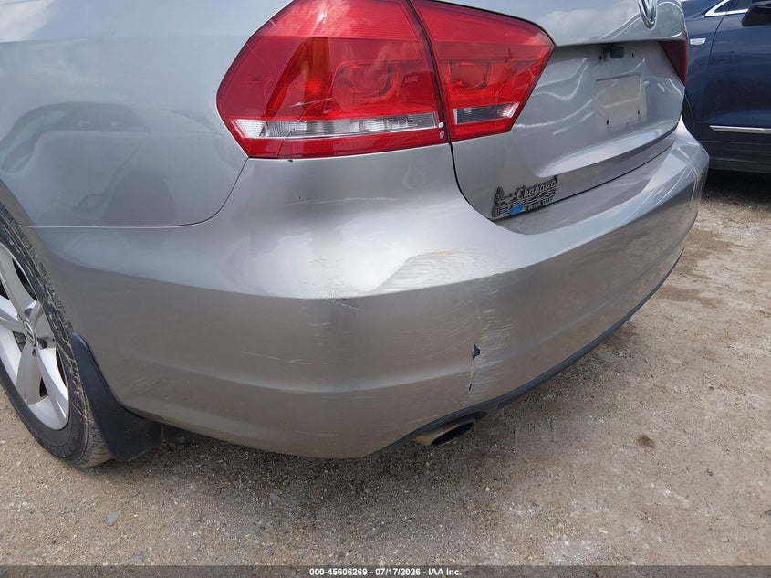 2013 VOLKSWAGEN PASSAT auction photo 6