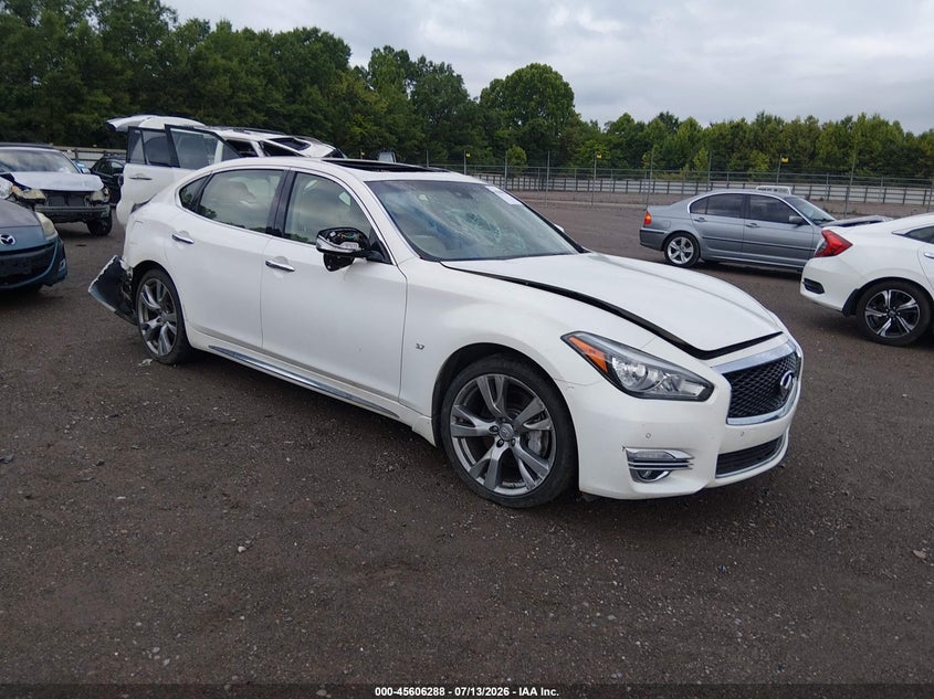 2015 Infiniti Q70L