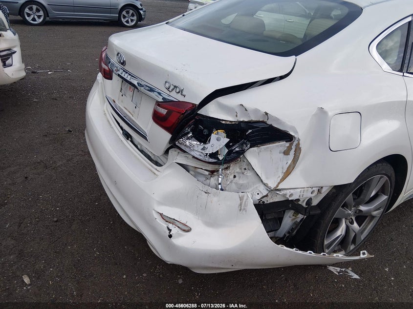 2015 INFINITI Q70L auction photo 6
