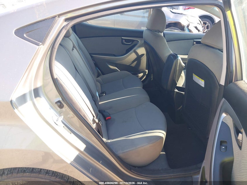 2013 HYUNDAI ELANTRA auction photo 8
