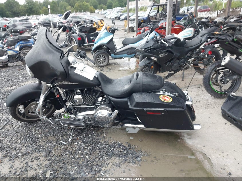 2011 Harley-Davidson Flhx VIN: 1HD1KB41XBB675843 Lot: 45606332