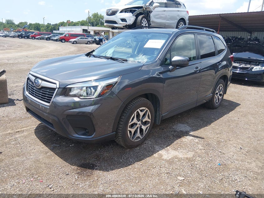 2020 SUBARU FORESTER auction photo 2