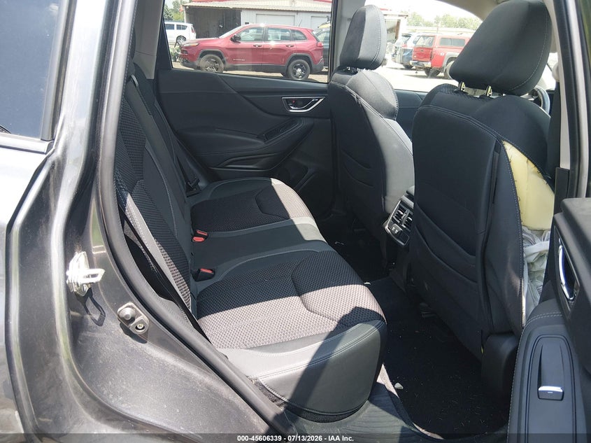2020 SUBARU FORESTER auction photo 8