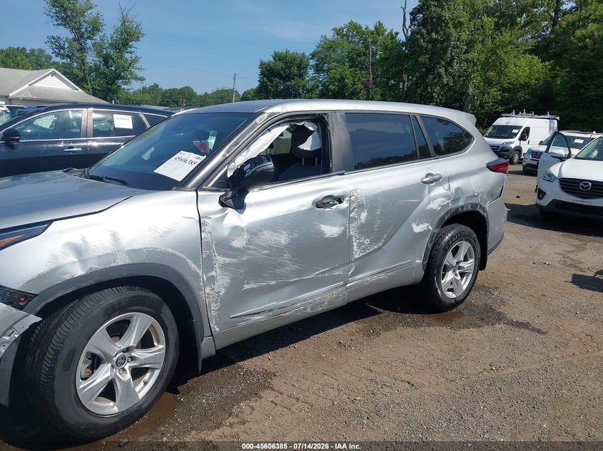 2023 TOYOTA HIGHLANDER auction photo 6