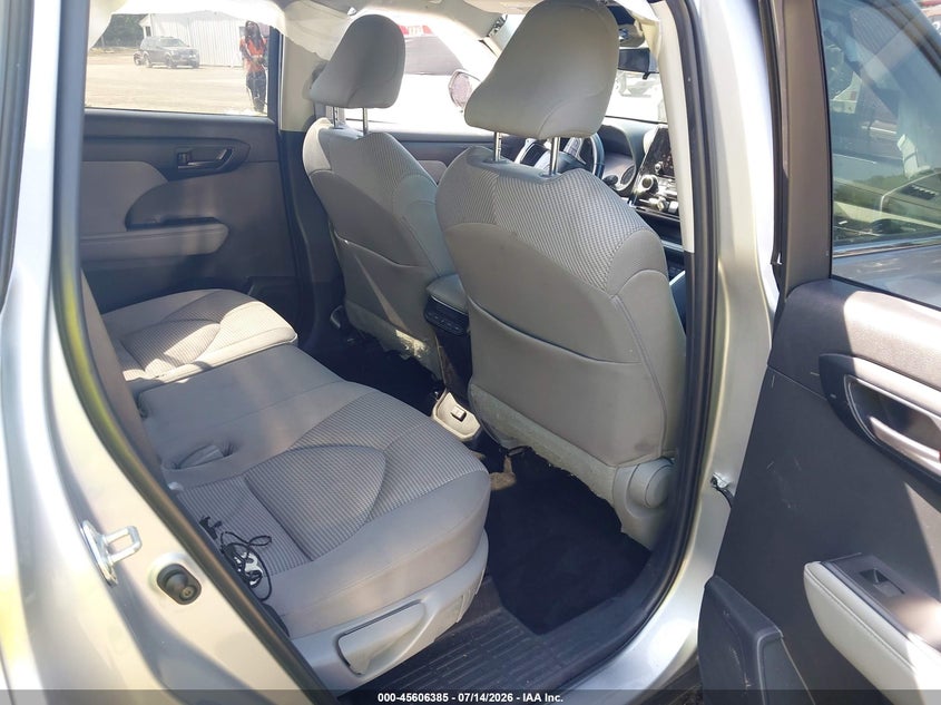 2023 TOYOTA HIGHLANDER auction photo 8