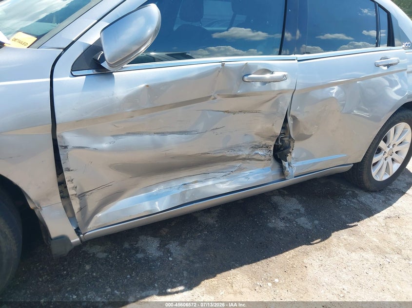 2014 CHRYSLER 200 auction photo 6