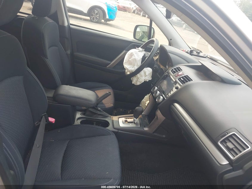 2016 SUBARU FORESTER auction photo 5
