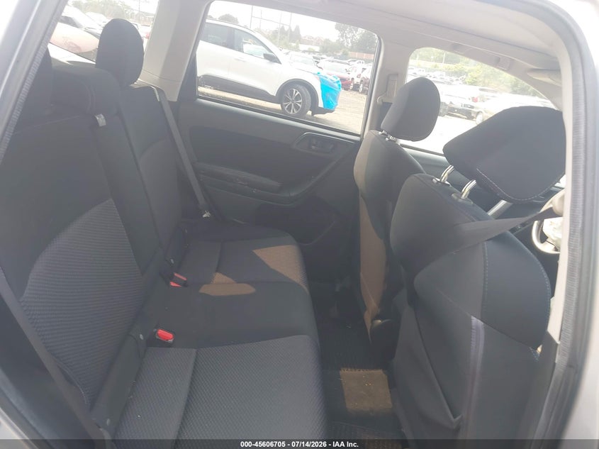 2016 SUBARU FORESTER auction photo 8
