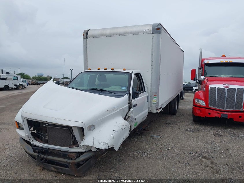 2013 FORD F-750 auction photo 2