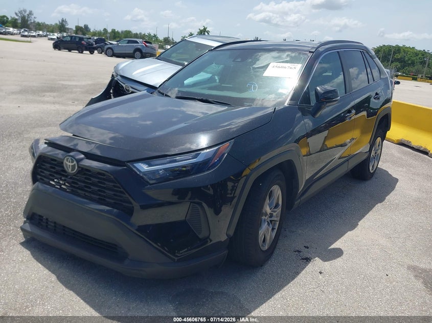2024 Toyota Rav4 Xle 2T3W1RFV4RW334314 photo 1