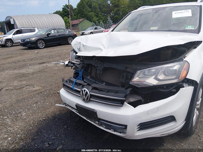 2013 Volkswagen Touareg Vr6 Sport VIN: WVGEF9BPXDD004828 Lot: 45606779
