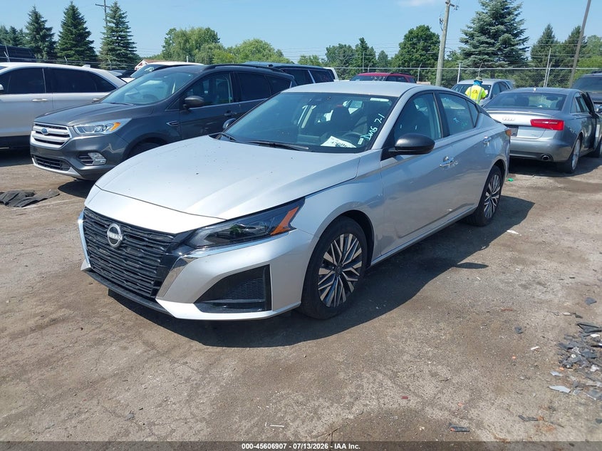 2025 Nissan Altima, Right Rear, IAAI, VIN 1N4BL4DV8SN422249 — photo 2