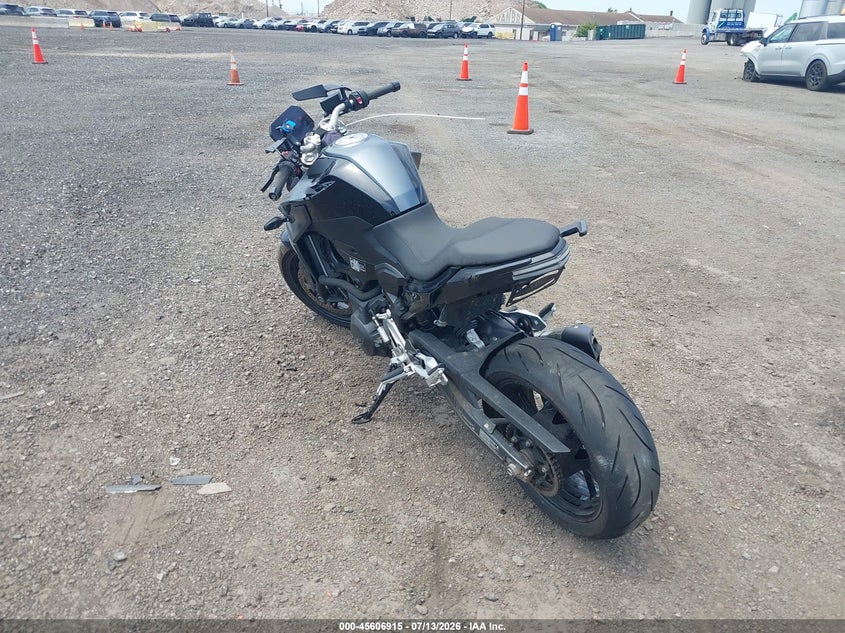 2024 BMW F 900 auction photo 3