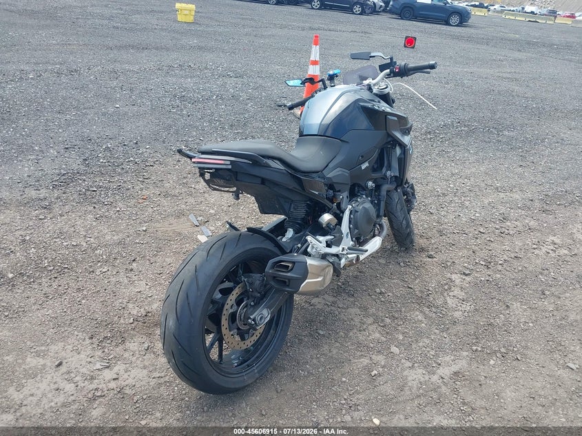 2024 BMW F 900 auction photo 4