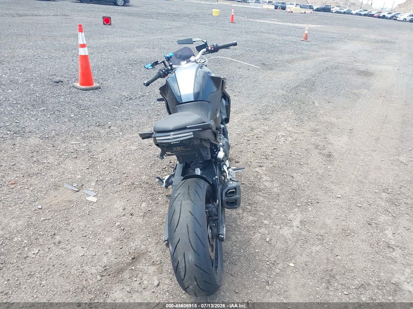 2024 BMW F 900 auction photo 6