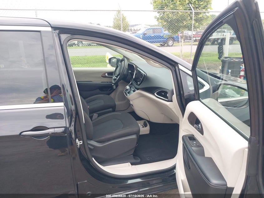 CHRYSLER VOYAGER 2022 VIN 2C4RC1CG4NR165978