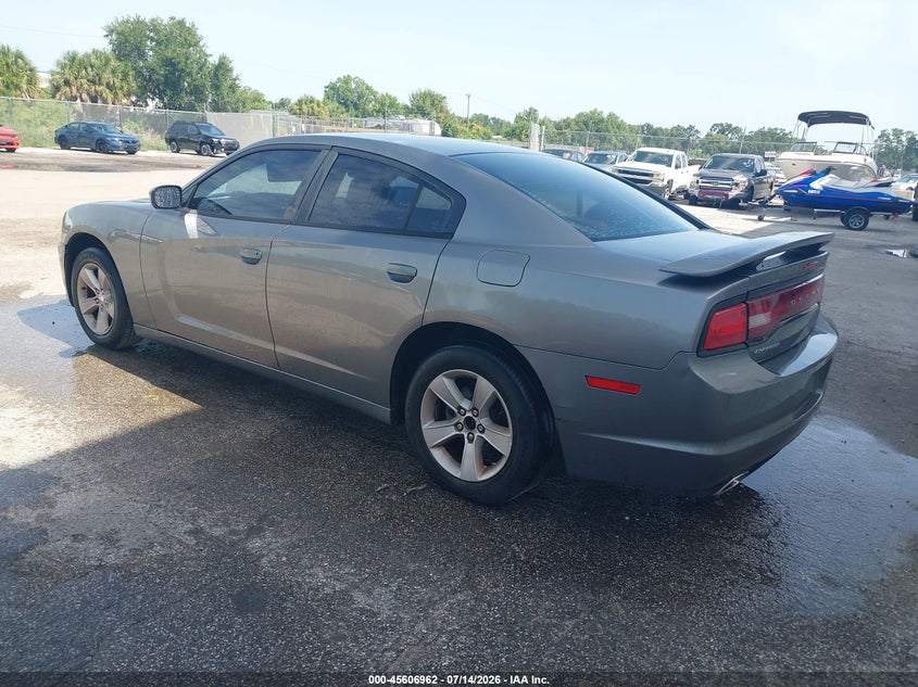 Vin: 2b3cl3cg4bh607517, lot: 46105385, dodge charger 20113