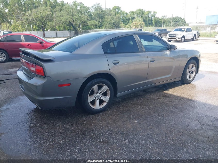 Vin: 2b3cl3cg4bh607517, lot: 46105385, dodge charger 20114