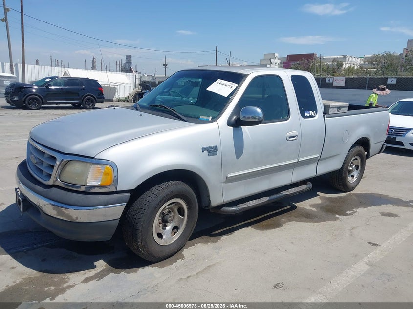 1999 Ford F-150 Lariat/Work Series/Xl/Xlt, Front End, IAAI, VIN 1FTRX17W0XKB11648 — photo 2