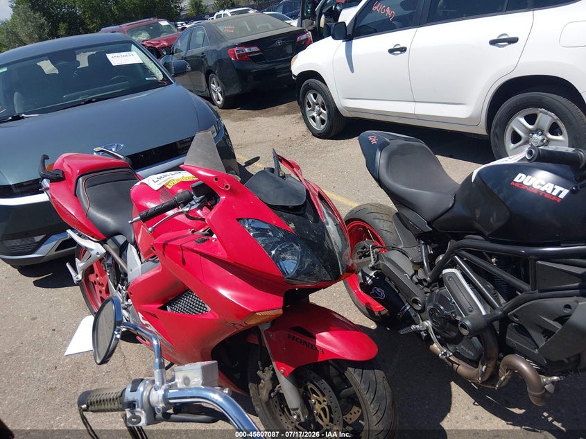 2002 Honda Vfr800 VIN: JH2RC46172M401943 Lot: 45607087