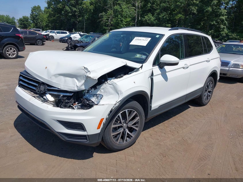 2021 VOLKSWAGEN TIGUAN auction photo 2
