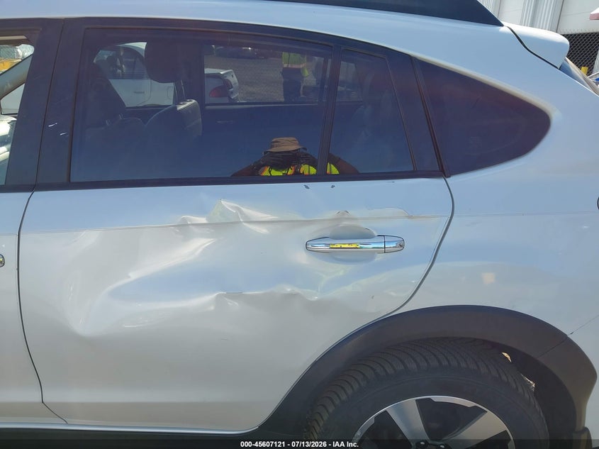 2014 SUBARU XV CROSSTREK HYBRID auction photo 6