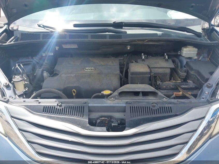 2013 Toyota Sienna Xle V6 8 Passenger VIN: 5TDYK3DC8DS399911 Lot: 45607142