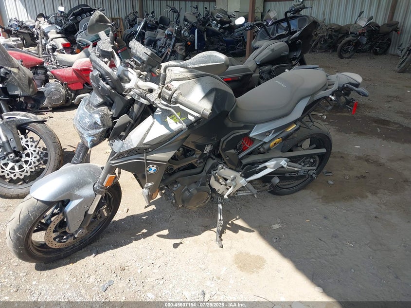2022 BMW F 900 auction photo 2
