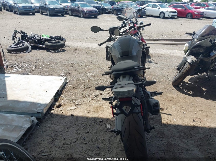 2022 BMW F 900 auction photo 6