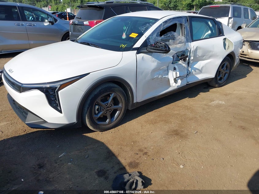 Vin: 3kpft4de3se030604, lot: 46105609, kia k4 lxs 20252