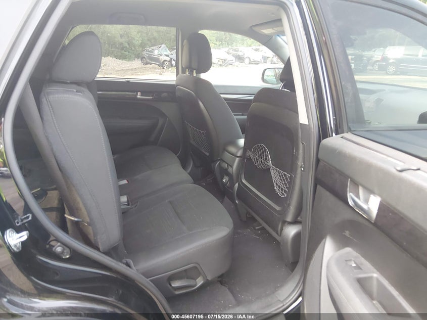 2014 KIA SORENTO auction photo 8
