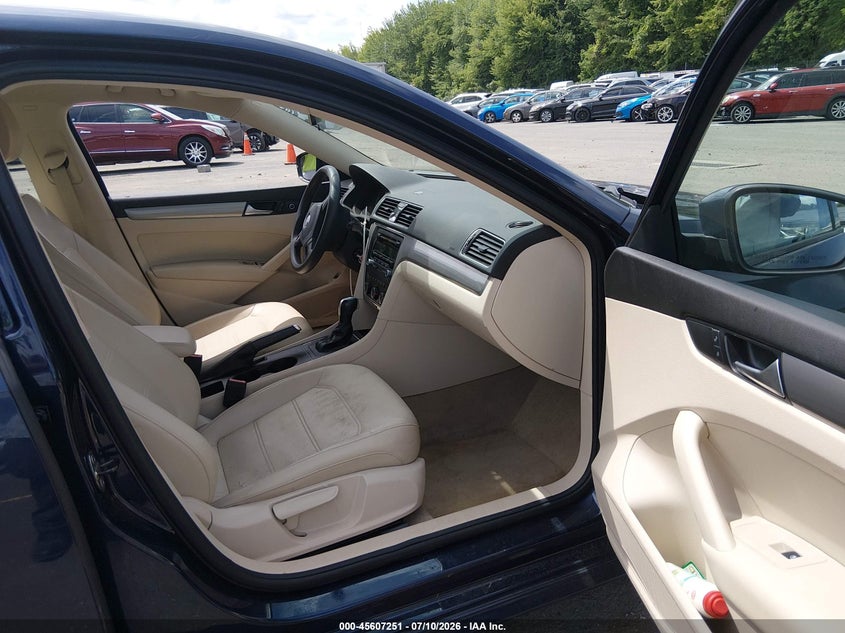 2013 VOLKSWAGEN PASSAT auction photo 5