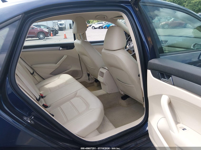 2013 VOLKSWAGEN PASSAT auction photo 8